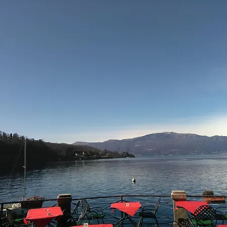 De Angeli *
